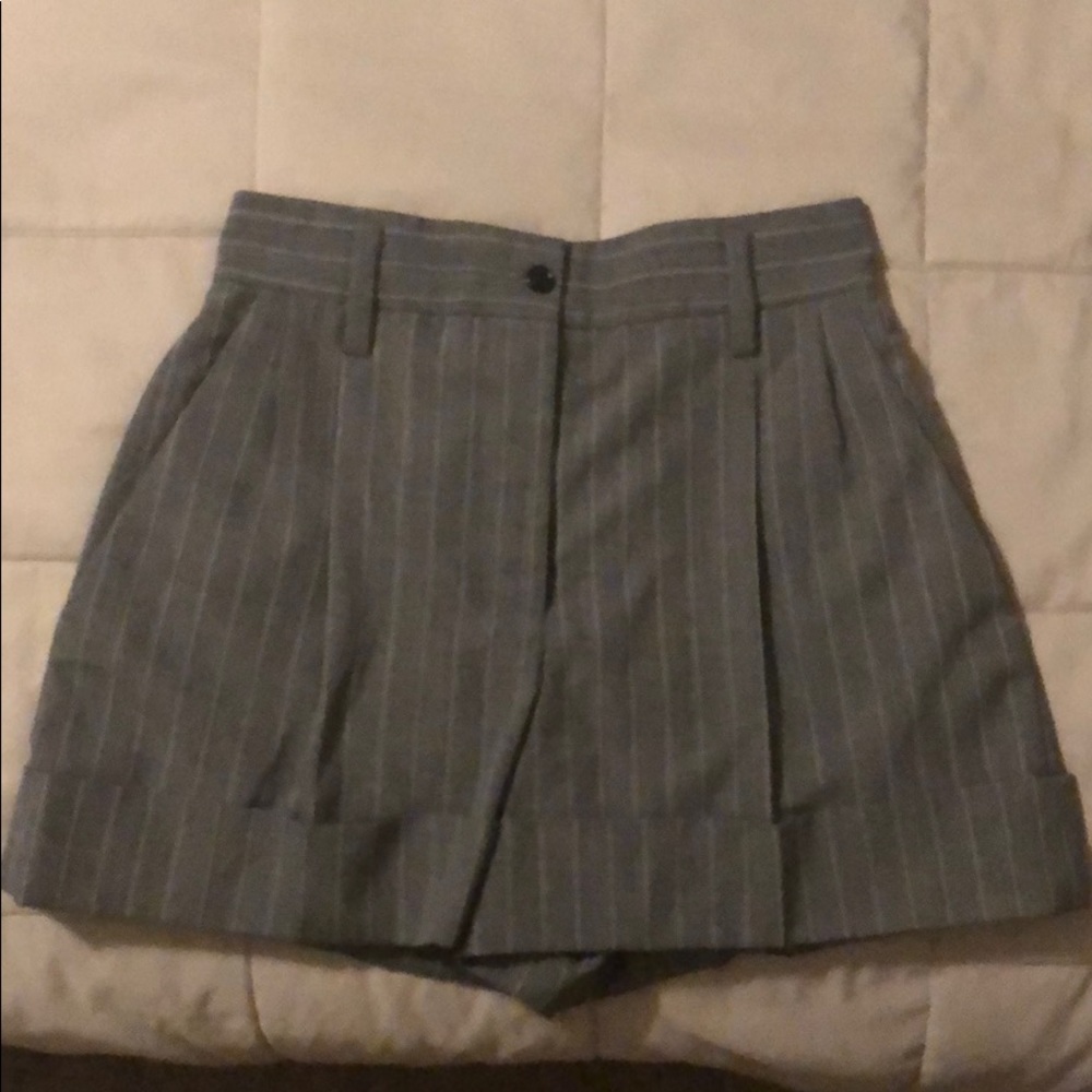 Marc Jacobs grey pinstripe shorts sz 4 never worn